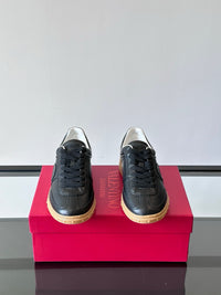 Upvillage Panelled Leather Sneakers