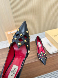 Garavani Studdy Pumps