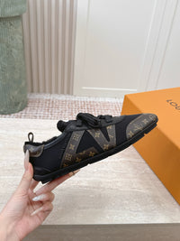 26S Sneakerina