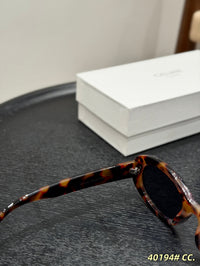 Triomphe Oval Sunglasses