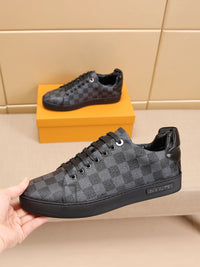Low Top Sneakers