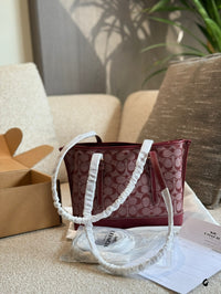 Mollie Tote 25