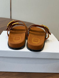 26S Médaillon Buckle Slides