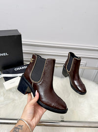 Logo Chelsea Boots