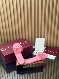 Interlocking G Slide Sandals