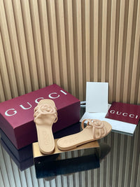 Interlocking G Slide Sandals