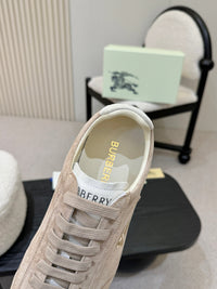Knight Runner Sneakers