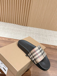 Check Slides Beige Black