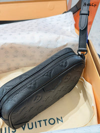 Trocadéro Wearable Wallet