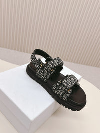 Dioract Sandals