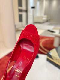 Degrachick Suede Sandals