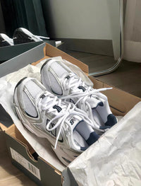 NB530 White Silver