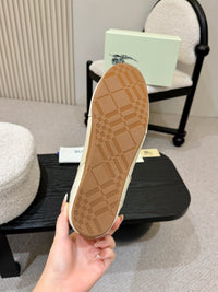 Knight Runner Sneakers