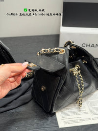 25 Hobo Bag Grained Calfskin