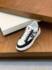 Beverly Hills Sneakers