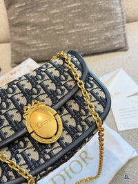 Médaillon Flap Bag