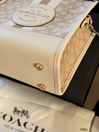 Dempsey Tote 22