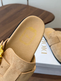 26S Médaillon Buckle Mules