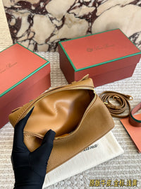 Extra Pocket L19 Leather Pouch