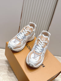 Run 55 Sneakers