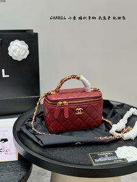 25B Vanity Case with Chain