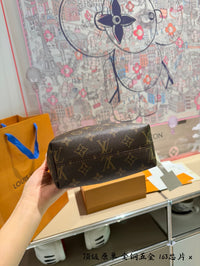 Hills Pochette Bag