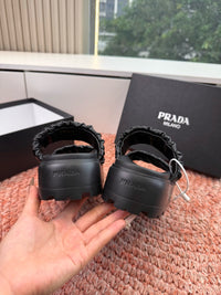 Matelassé Nappa Flatform Slides