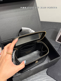 Top Handle Vanity Case