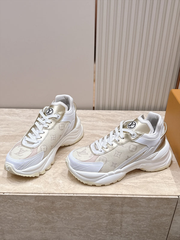 Run 55 Sneakers