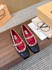 Garavani Mary Jane Rockstud Ballerinas
