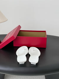 Vittoria Thong Sandals