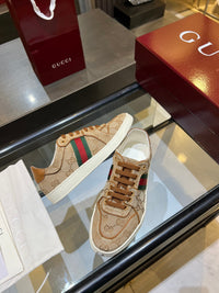 Stretch Low Top Trainers