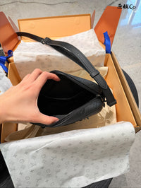Trocadéro Wearable Wallet