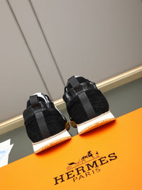 Trail Sneakers