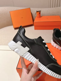 26S Bouncing Sneakers