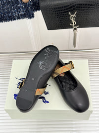 26WF Check Ballet Flats