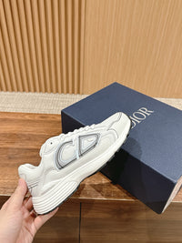B30 Sneakers