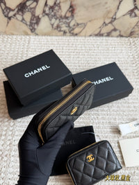 Classic Zipped Coin Purse