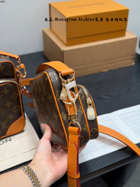 Nil Camera Bag