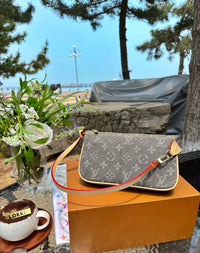 Pochette Accessoires Bag