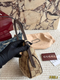 Lady Lunetta Shoulder Bag
