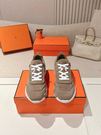 26S Bouncing Sneakers