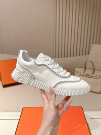 26S Bouncing Sneakers