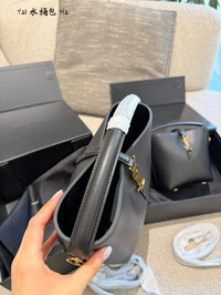Le 37 Bucket Bag Calf Leather