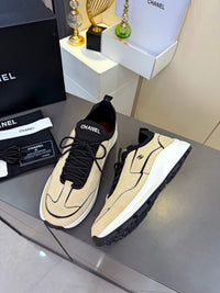 Logo Sneakers