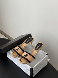 26B Kitten Heel Slides