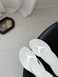 Vittoria Thong Sandals