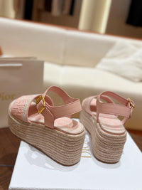 Dentelle Wedge Sandals