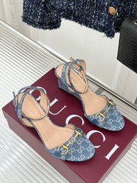 Donna Wedge Sandals