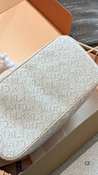 Neverfull MM Tote Bag